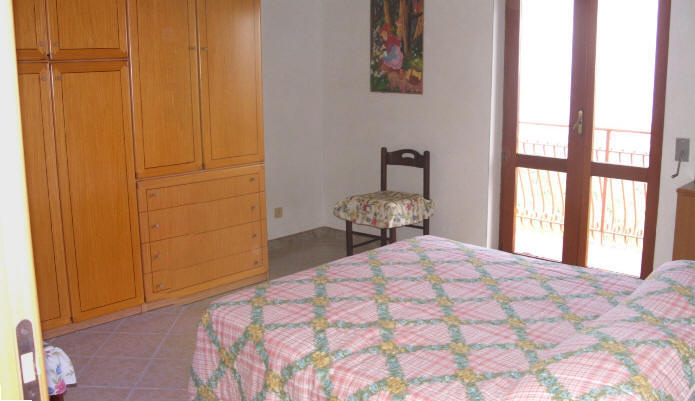 Rocca di Capri Leone: Camera da letto Casa Vacanza in Sicilia vicino Capo d'Orlando M66H